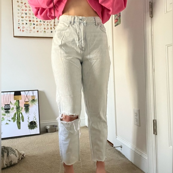 American Eagle Outfitters Denim - White American Eagle High Rise Mom Jeans Size 10